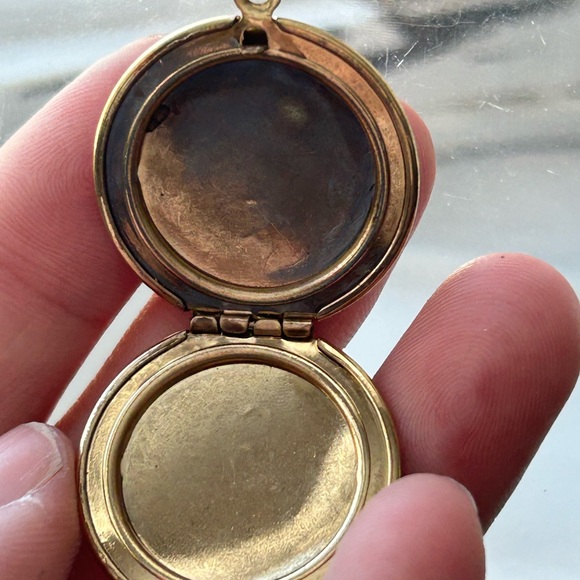 Victorian memorial locket with flower necklace 30
Inches - Picture 5 of 8